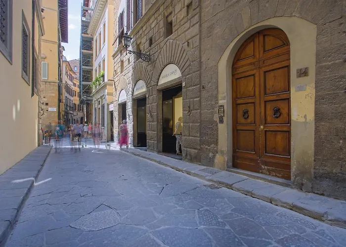 Giorgio Ponte Vecchio Apartment